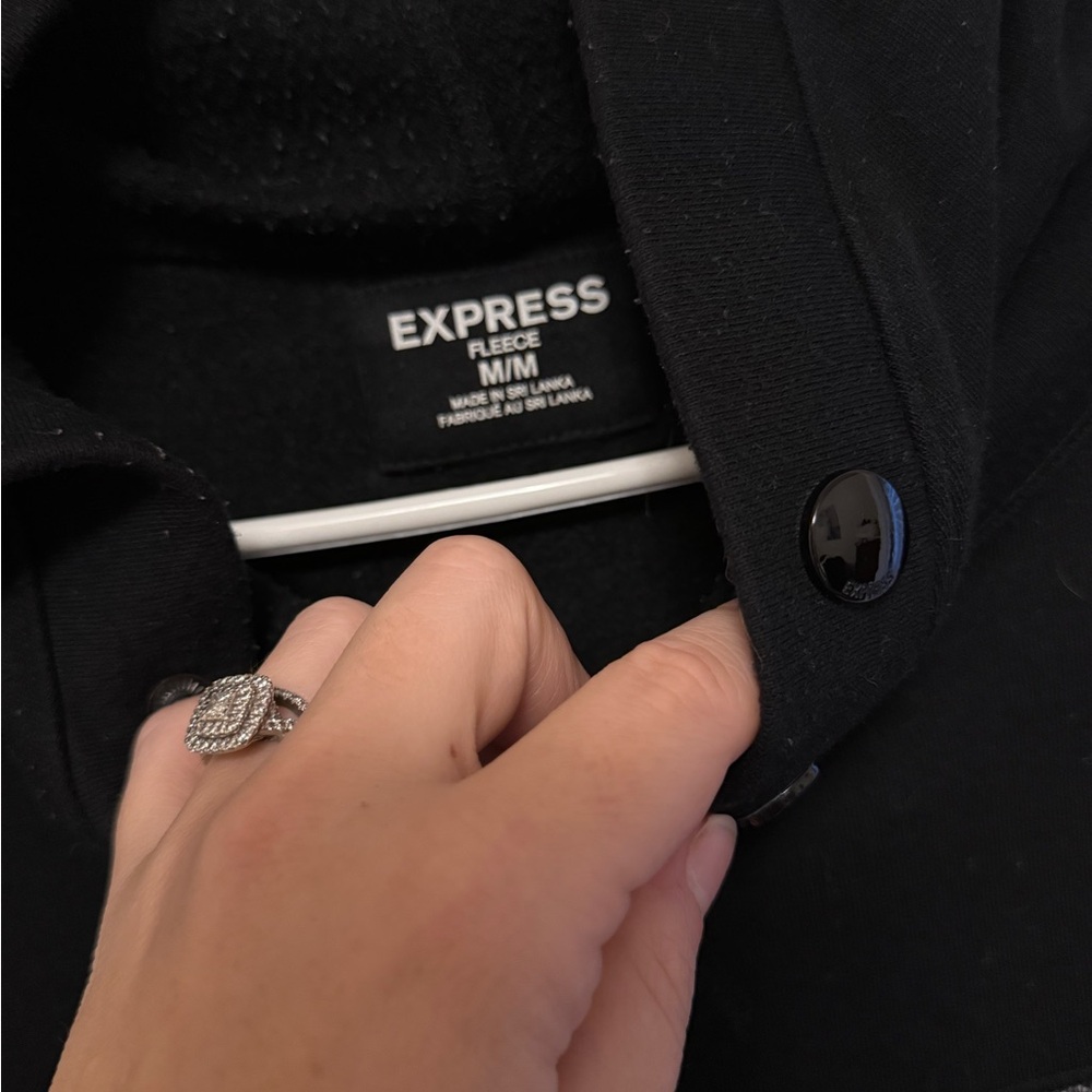 Express Sweater - Picture 4 of 5